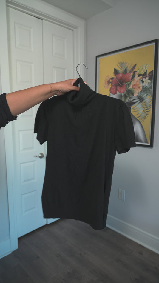H&M Short Sleeve Turtleneck - Size Large